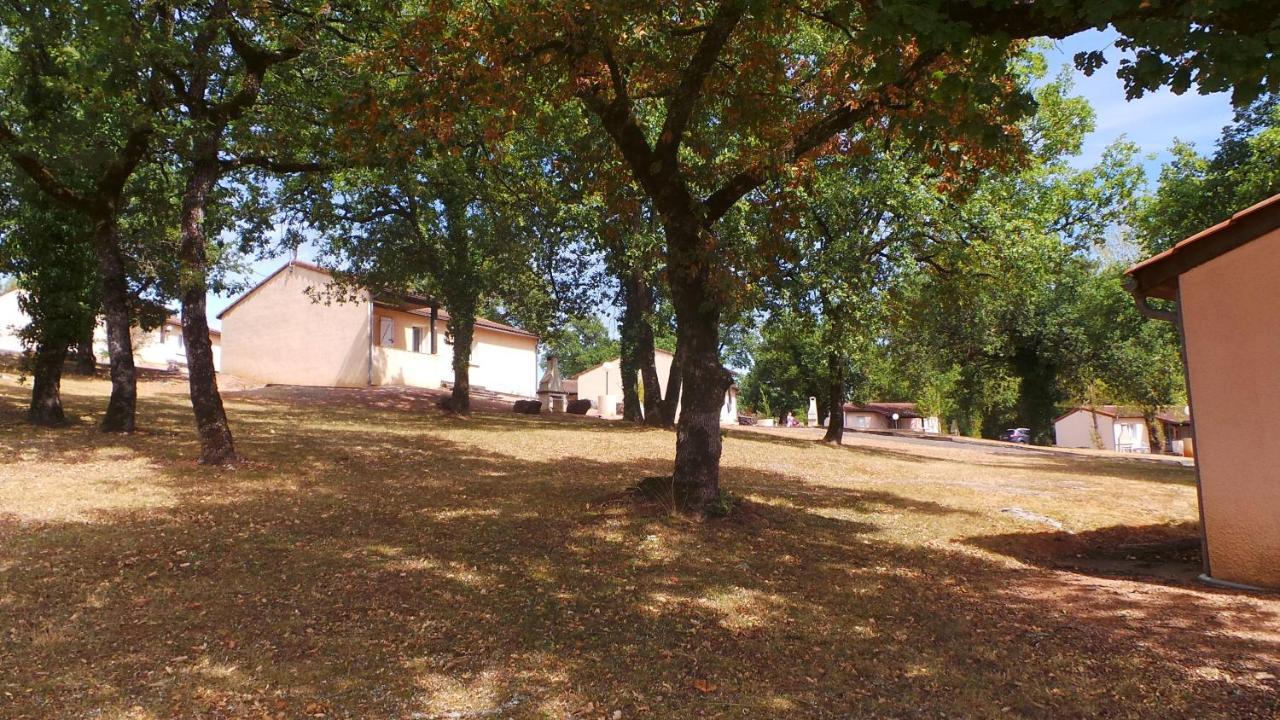 Les Sentiers Du Causse Hotel Lentillac du Causse Exterior photo