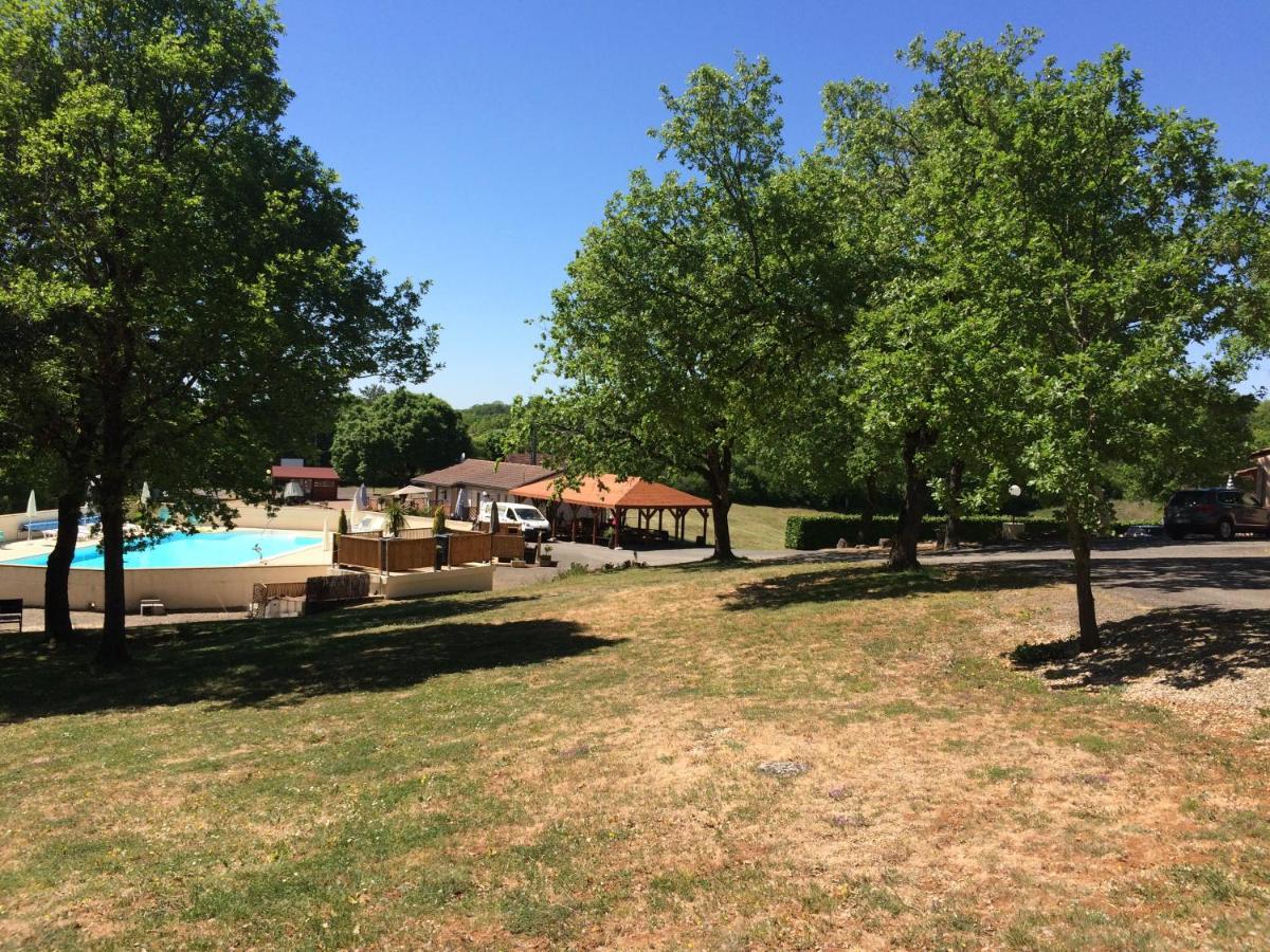 Les Sentiers Du Causse Hotel Lentillac du Causse Exterior photo
